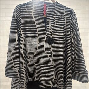 IC BY CONNIE BEAUTIFUL BLACK AND SILVER JACKET